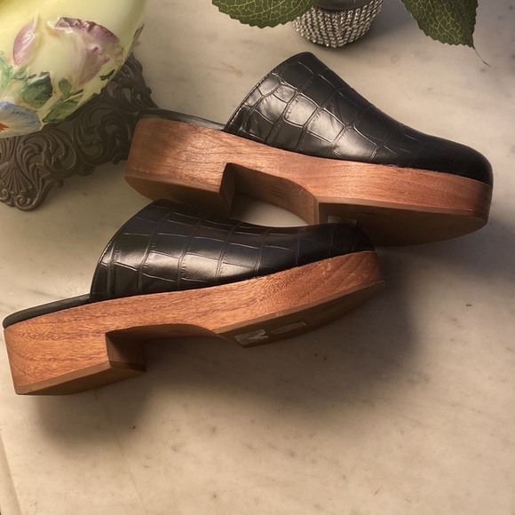 Aqua Brand clogs sz 6.5m - Picture 9 of 10